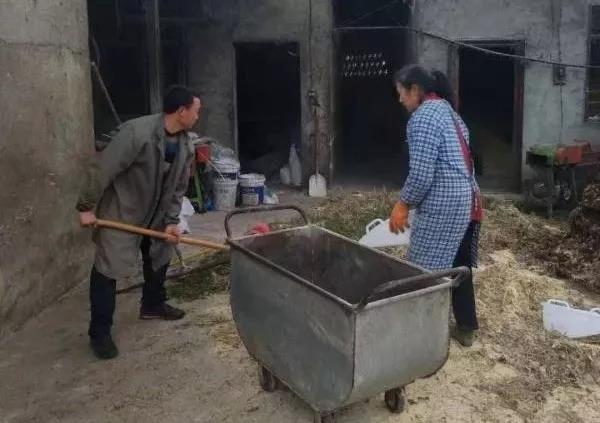 扶贫2.jpg 扶贫2.jpg