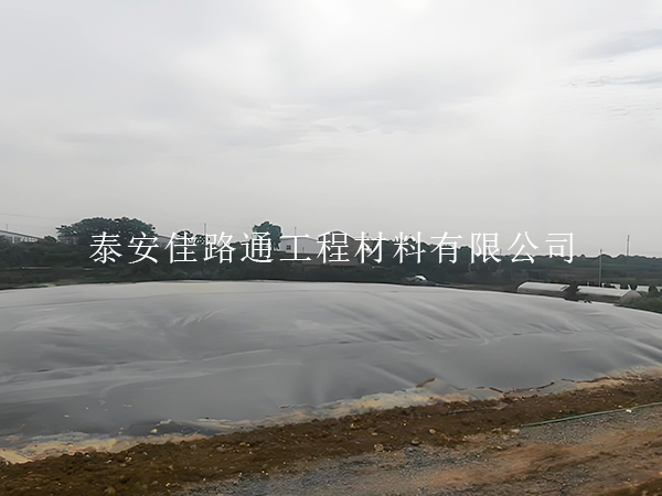 沼气池防渗膜底部铺设:技巧与实操指南 沼气池防渗膜底部铺设:技巧与实操指南