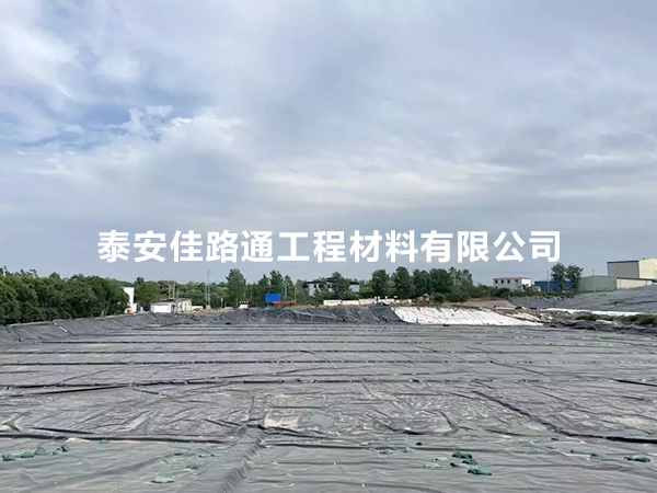 蓄水池防渗膜的固定方法:简洁而高效的施工技巧 蓄水池防渗膜的固定方法:简洁而高效的施工技巧