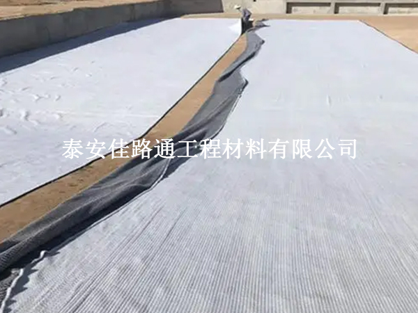 膨润土防水毯施工注意事项:细致入微,确保无忧 膨润土防水毯施工注意事项:细致入微,确保无忧