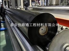 污水处理防渗膜运输技巧：安全高效，轻松启程
